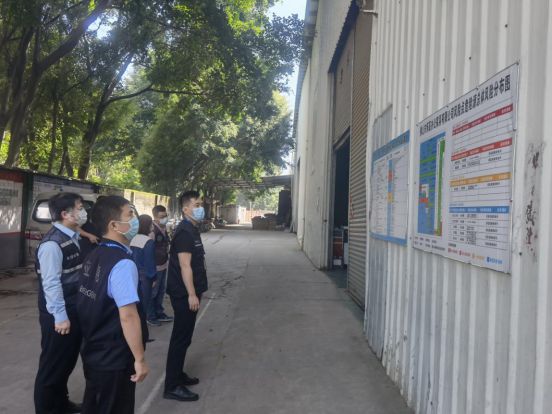 亿博电竞 亿博官网环境保护和安全生产两手抓！禅城区开展工贸企业环境安全风险防范联合行动(图2)