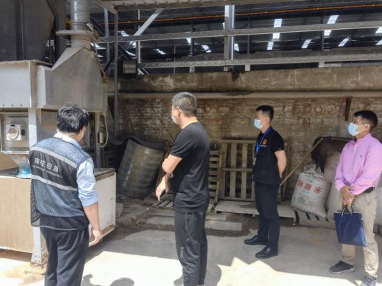 亿博电竞 亿博官网环境保护和安全生产两手抓！禅城区开展工贸企业环境安全风险防范联合行动(图1)