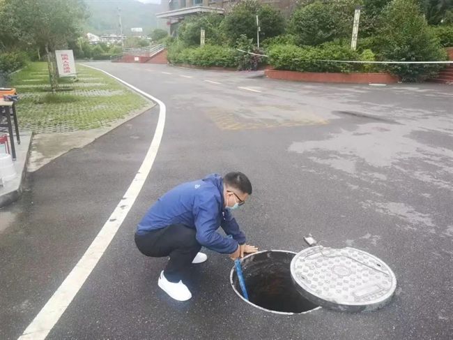 亿博电竞 亿博官网齐心抗疫雅安环保铁军在前线！(图6)
