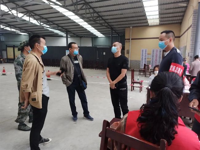亿博电竞 亿博官网齐心抗疫雅安环保铁军在前线！(图1)