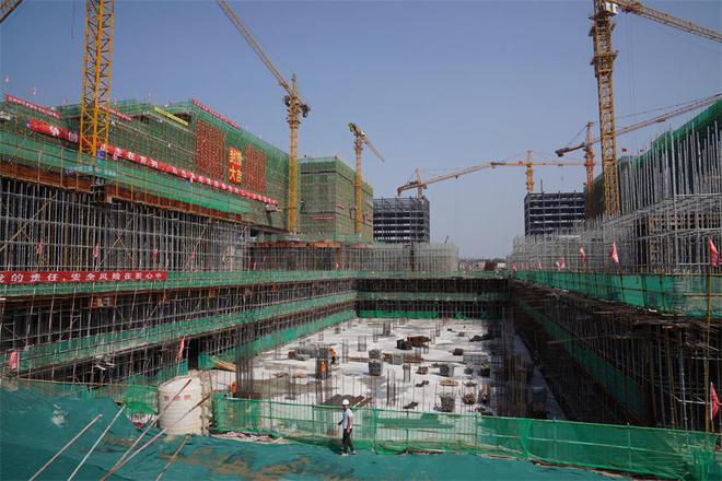 李长萍调研高铁新区项目建设情况亿博电竞 亿博官网(图2)