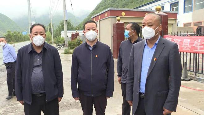 亿博电竞 亿博官网杨海强在麻当镇曲奥乡督导检查重点工作时强调 统筹好发展和安全两件大事 统筹生态生产生活三大布局 多措并举抓好各项重点工作(图1)