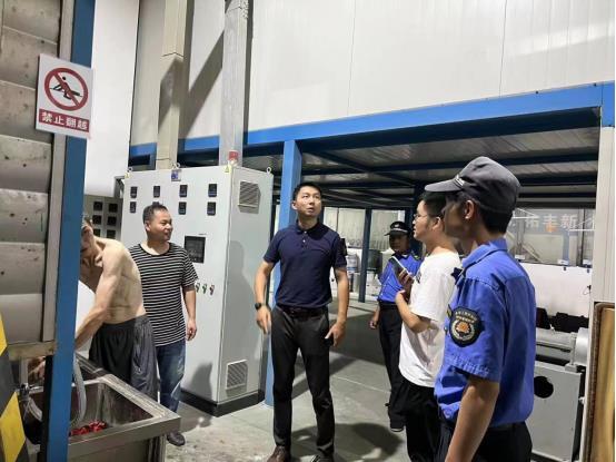亿博电竞 亿博官网德清县禹越镇开展生产安全大夜查(图1)