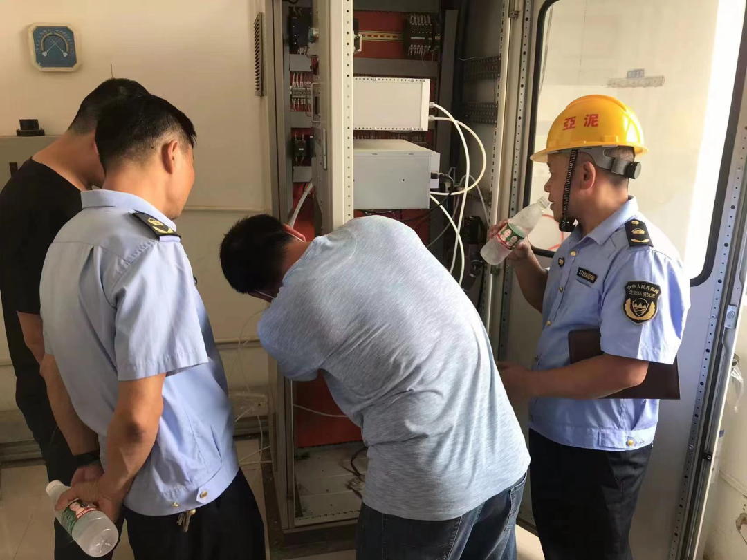 坚守环境安全底线环保铁亿博电竞 亿博官网军始终在线(图2)