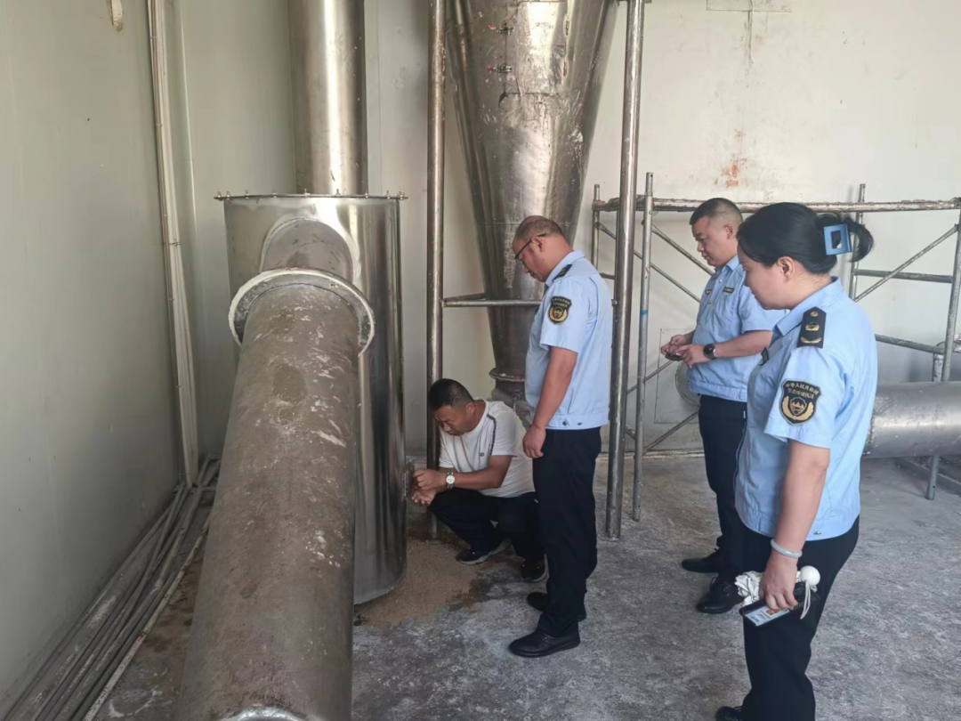 坚守环境安全底线环保铁亿博电竞 亿博官网军始终在线(图7)