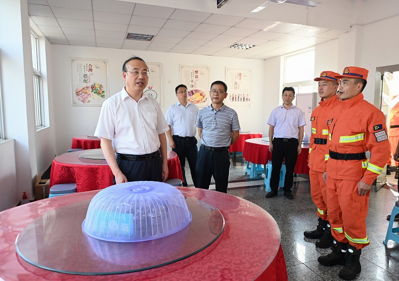 亿博电竞 亿博官网调研督导安全生产和环保工作(图3)