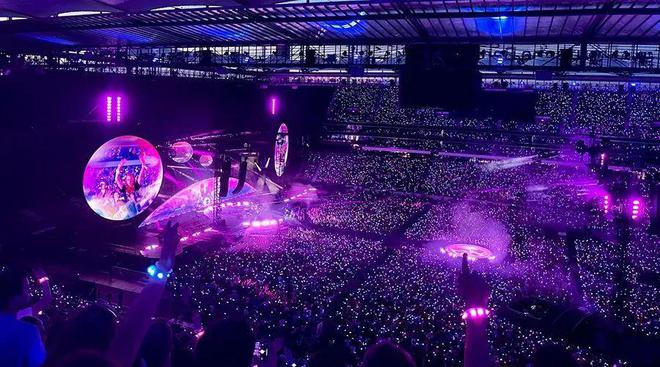 亿博电竞 亿博官网在瑰丽宇宙中节能减排走进Coldplay“Music of the Spheres”巡演幕后的光影故事(图11)