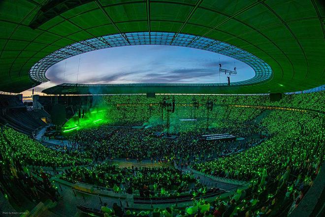 亿博电竞 亿博官网在瑰丽宇宙中节能减排走进Coldplay“Music of the Spheres”巡演幕后的光影故事(图15)