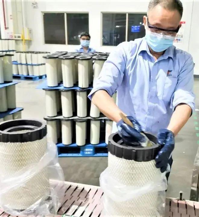 疫情要防住 订单要亿博电竞 亿博官网保障 员工要安全(图3)