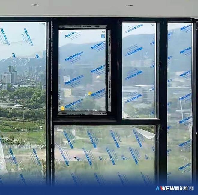 玻璃会自爆？选对让玻璃更安全智能门窗十大品牌阿尔维智能门窗亿博电竞 亿博官网(图3)