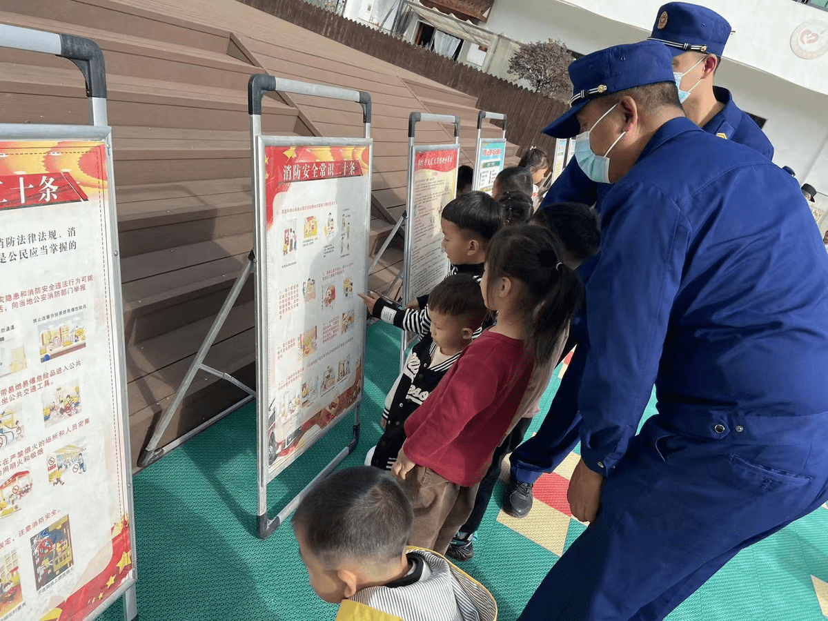 亿博电竞 亿博官网德清禹越：消防宣传进学堂 萌娃齐上安全启蒙课(图1)