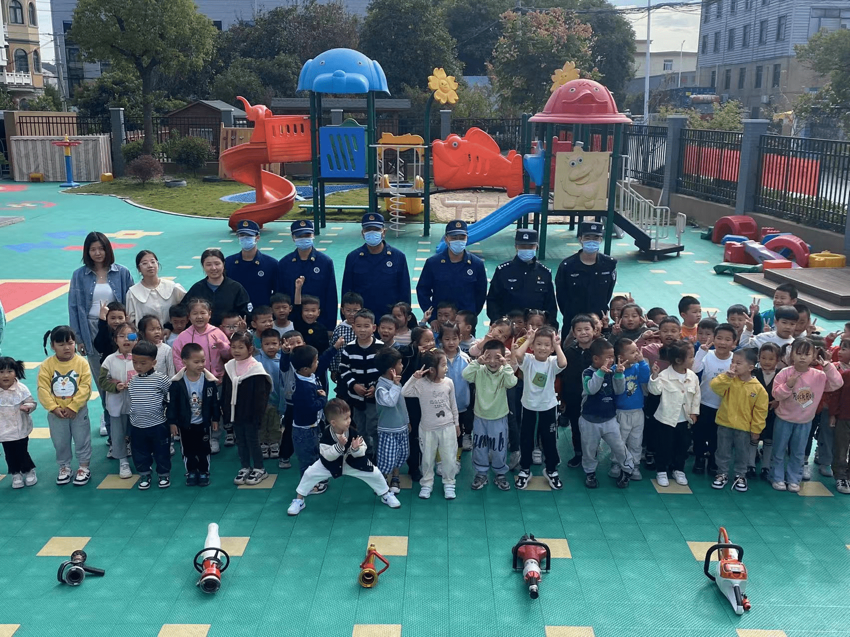 亿博电竞 亿博官网德清禹越：消防宣传进学堂 萌娃齐上安全启蒙课(图2)