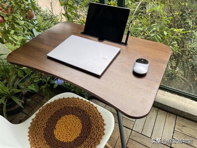 亿博电竞 亿博官网实木家具选购指南：升降桌有必要买吗？怎么选适合自己的升降桌？(图1)