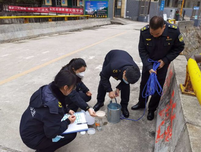 市亿博电竞 亿博官网黑河环保总站开展生态环境安全大排查大整治(图4)