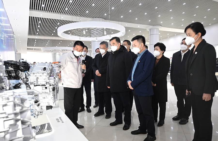 亿博电竞 亿博官网张庆伟：全力支持龙头企业做强做优做大 引领新能源汽车产业高质量发展(图1)