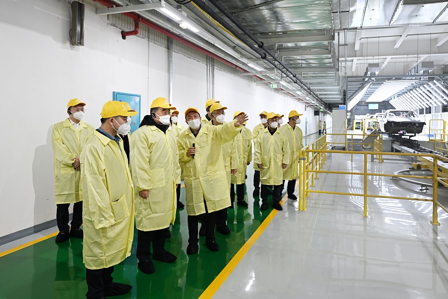 亿博电竞 亿博官网张庆伟：全力支持龙头企业做强做优做大 引领新能源汽车产业高质量发展(图2)