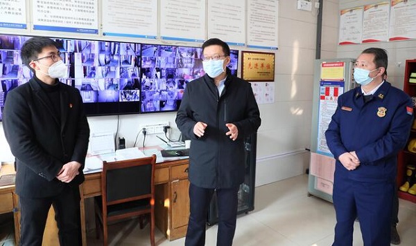 亿博电竞 亿博官网市长秦保强在暗访调研安全生产和生态环保工作时强调 强化认识 精准施策 全力解决安全消防和环境保护领域突出问题(图1)