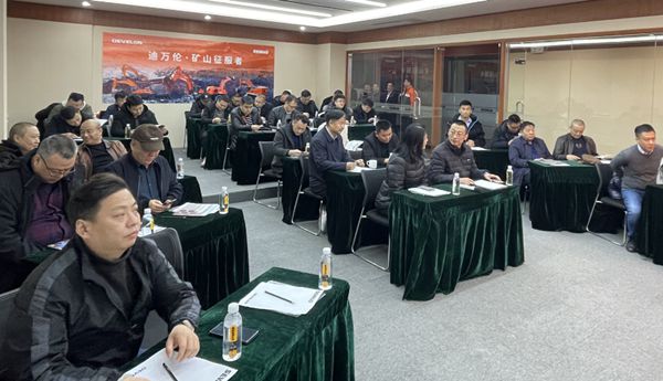 亿博电竞 亿博官网30多家矿企参加！新能源纯电动矿卡助力新疆矿山企业节能减排！(图6)