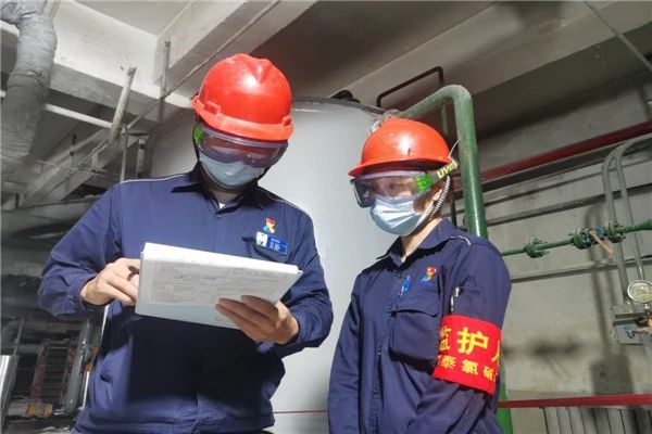 立足本职善作为 亿博电竞 亿博官网履职尽责保安全——记华泰公司烧碱车间安全组组长、环保先进个人马志斌(图2)