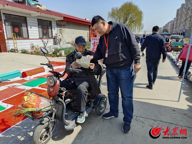 胶州市铺亿博电竞 亿博官网集镇开展春季节能减排低碳环保宣传活动(图1)