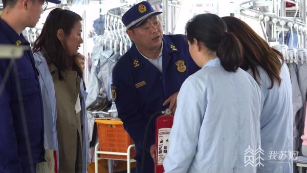亿博电竞 亿博官网防灾减灾进乡村 盐城市消防救援支队传授消防安全常识(图6)