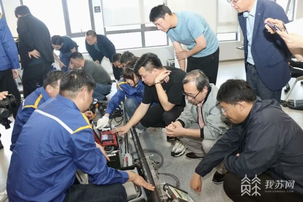 锅炉如何节能减排？江苏省特检院亿博电竞 亿博官网直属分院邀请公众走进实验室实地操作(图3)
