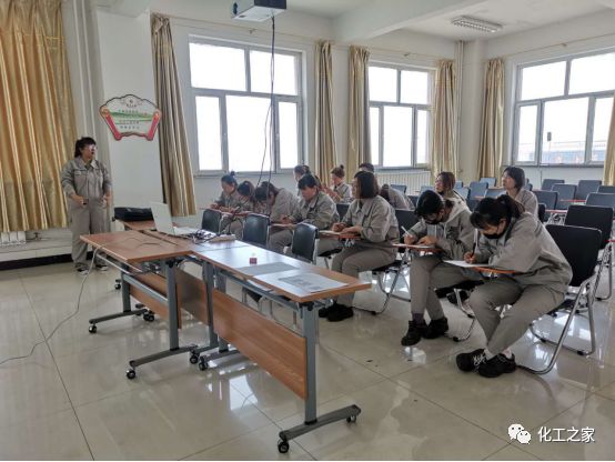 【PVC公司】抓安全环保培训 提安全环保素质亿博电竞 亿博官网(图1)