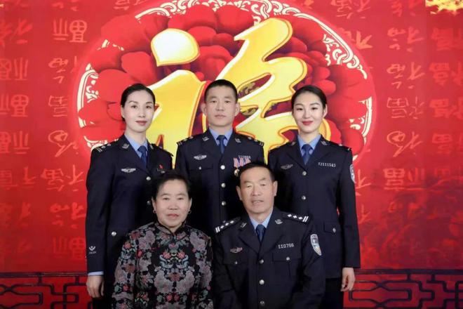 激扬家国情 奋斗亿博电竞 亿博官网新征程巴彦淖尔市2023年最美家庭事迹展播（四）(图1)