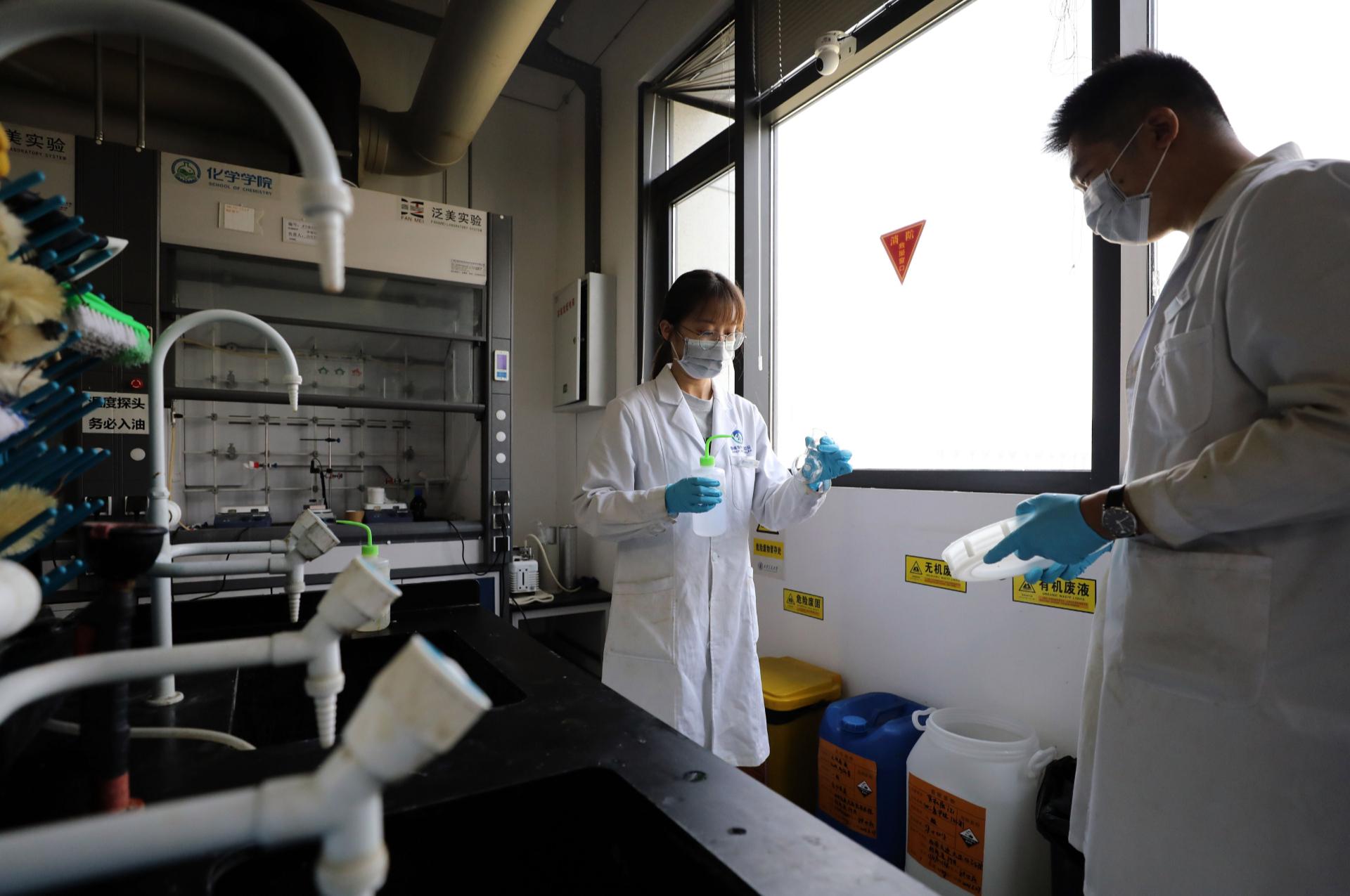 学生线;高校实亿博电竞 亿博官网验室危废实现智能化管理(图2)