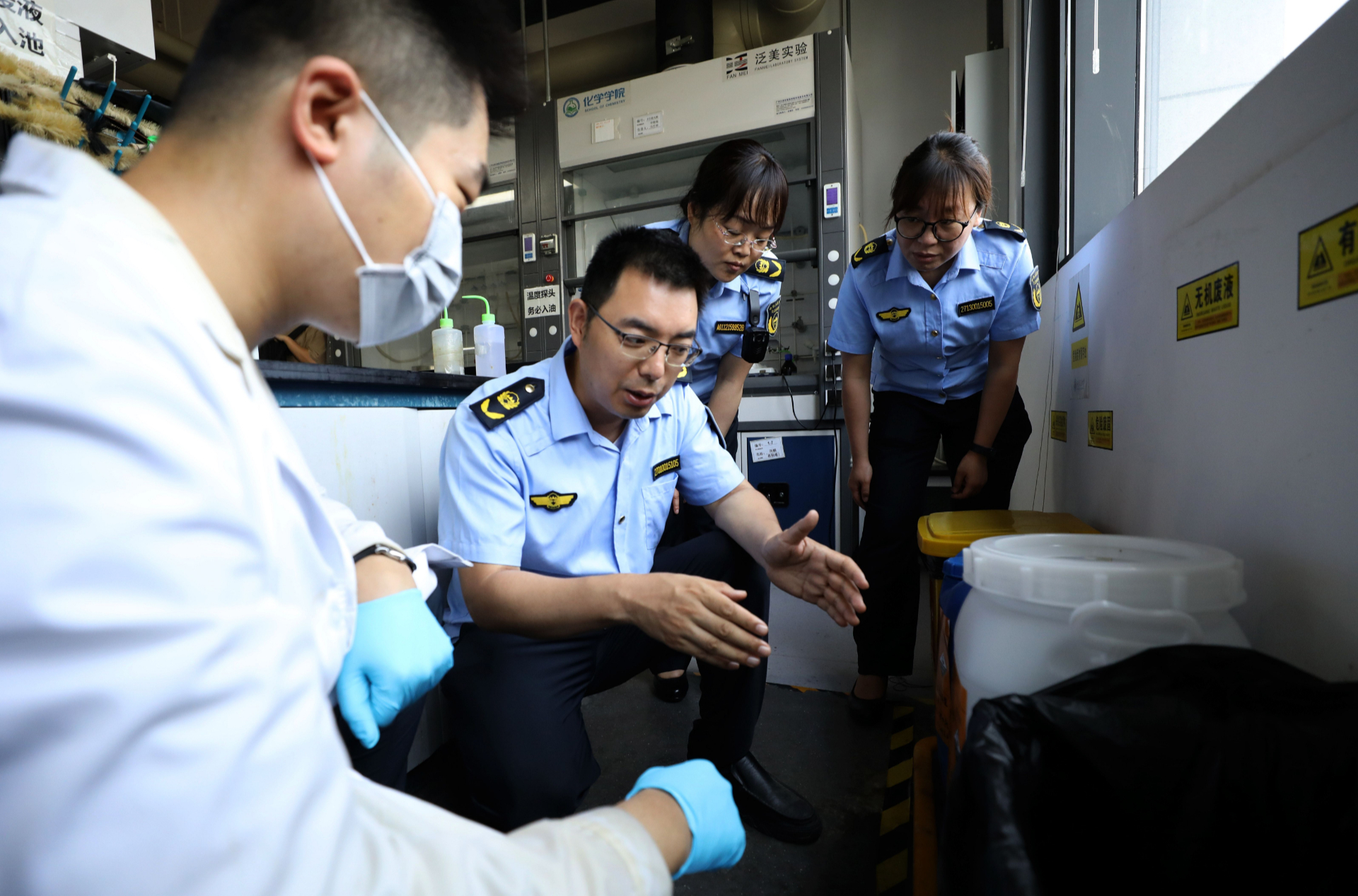 学生线;高校实亿博电竞 亿博官网验室危废实现智能化管理(图3)