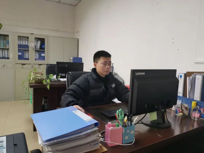 亿博电竞 亿博官网初心不改 匠心铸就 走进十佳员工——石佳鑫(图1)