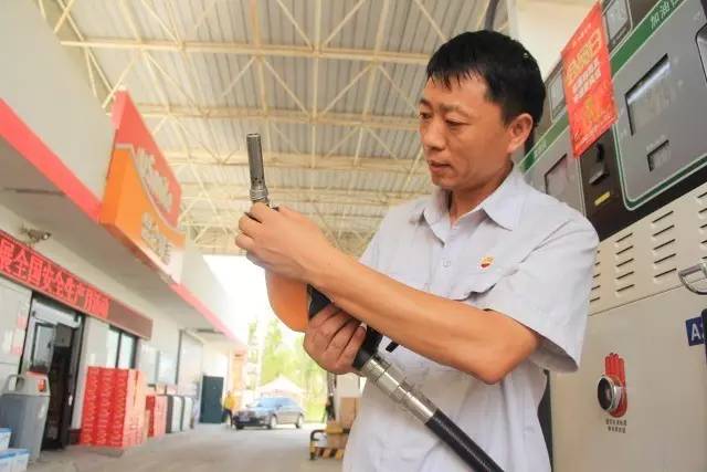 亿博电竞 亿博官网十大杰出青年李辉：用专业筑就安全“防火墙”(图10)