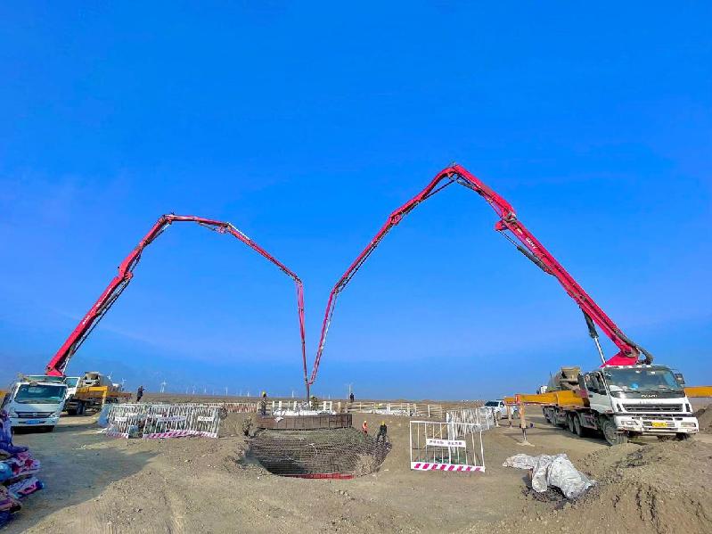 “建”证新疆首个多功能清洁能源基地亿博电竞 亿博官网(图2)