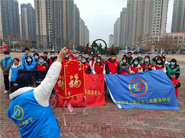 亿博电竞 亿博官网旧物改造红灯笼 环保灯谜闹元宵(图3)