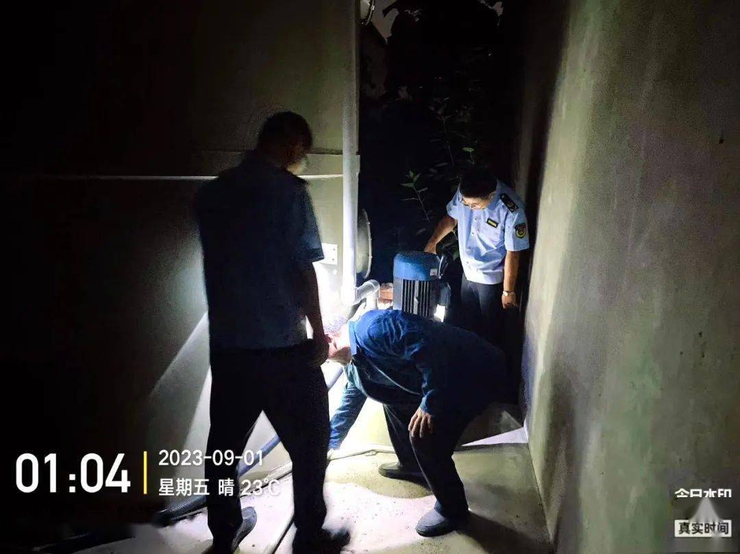 亿博电竞 亿博官网安全生产 台头镇：护航企业安全环保——深入开展“零点夜查”行动(图2)