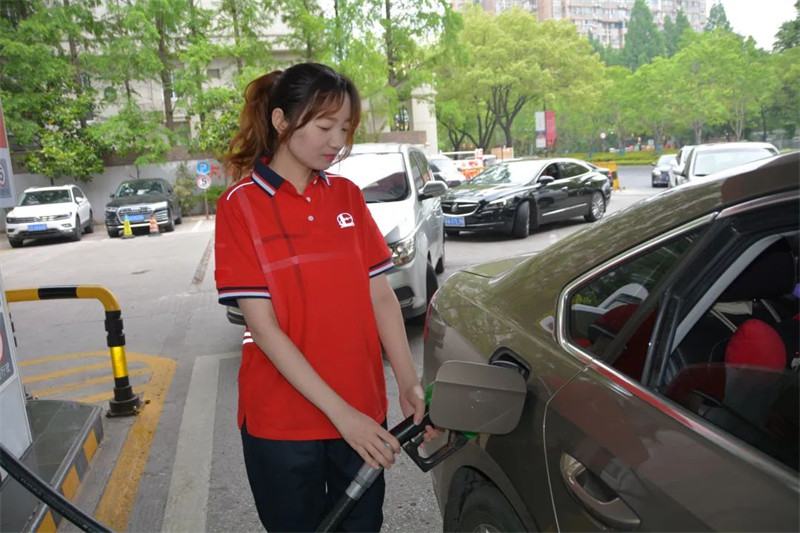 亿博电竞 亿博官网南京石油青年侧写：让青春在奋斗中绽放光彩(图5)