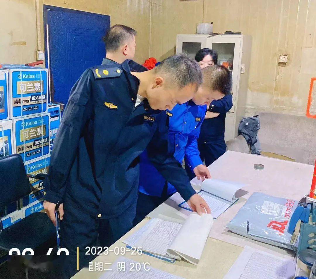亿博电竞 亿博官网【淮上城管】全面开展安全生产检查 筑牢环卫安全生产防线(图1)