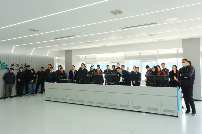 亿博电竞 亿博官网济南水务集团团委用直播吹响植树“集结号”_泉城新闻_大众网(图7)