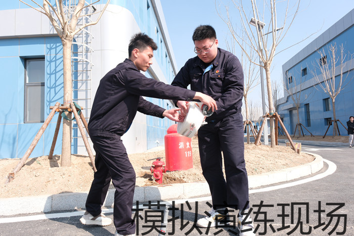 亿博电竞 亿博官网济南水务集团团委用直播吹响植树“集结号”_泉城新闻_大众网(图10)