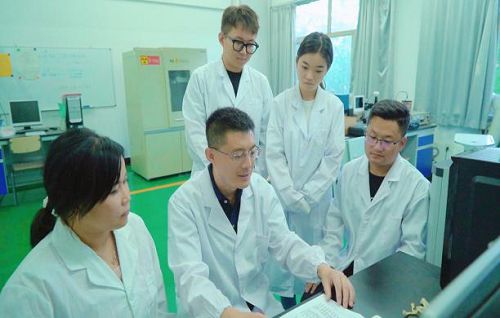 亿博电竞 亿博官网内蒙古：《践行“双碳”赋能绿色——余热回收机组》项目为全面助力企业节能减排改造升级在行动(图1)
