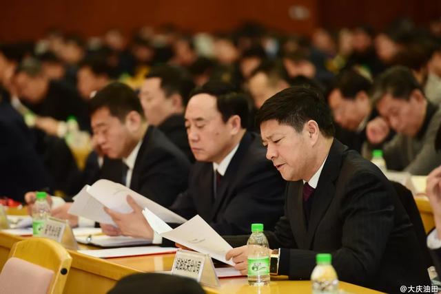 大庆油田开年第一会敲下“安全锤”打亿博电竞 亿博官网响“环保战”(图7)