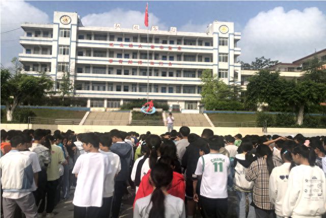 亿博电竞 亿博官网江安县第一初级中学校：大力弘扬勤俭节约美德 推动建设节约型校园(图2)