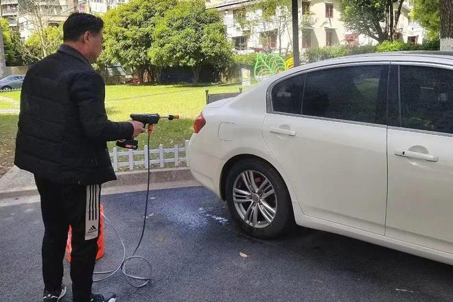 亿博电竞 亿博官网节能降碳促和美、节水减排立标杆江苏路街道这个小区荣获市级先进 创建进行时(图6)