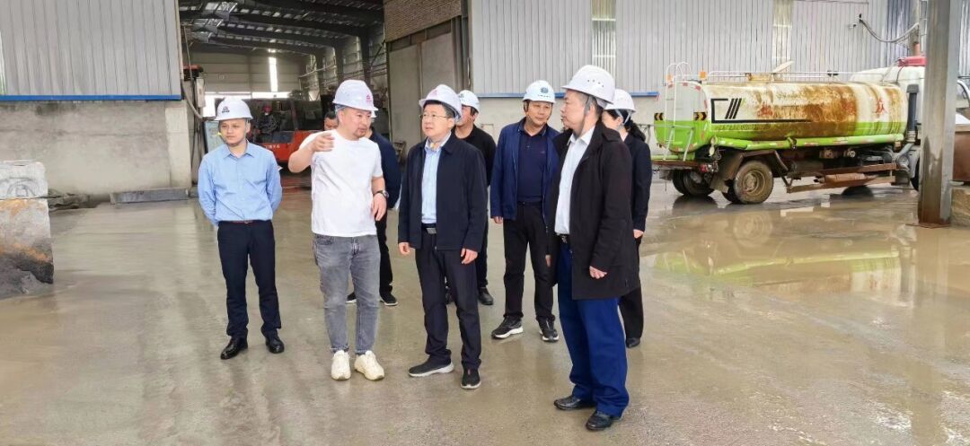 亿博电竞 亿博官网喻军赴澡下镇调研督导矿山企业安全生产和生态环保工作(图1)