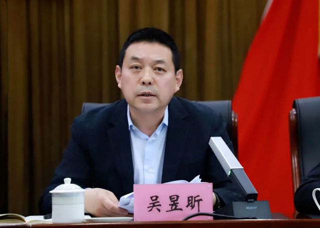 大干快干 狠抓落实 确保实现“双过半”——宝鸡市渭滨区召开亿博电竞 亿博官网2024年一季度项目观摩暨重点工作调度会(图4)