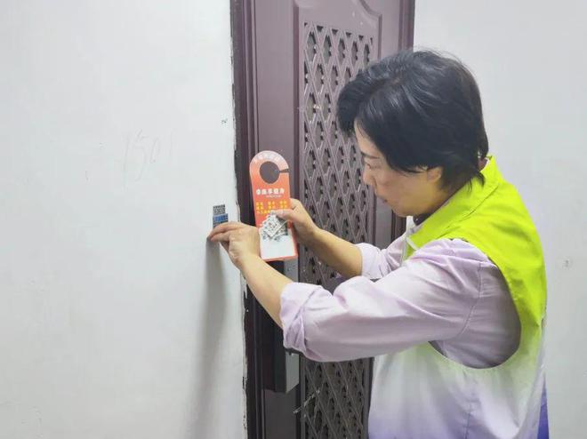 亿博电竞 亿博官网楼道逐渐不“添堵”！普陀这个小区的秘诀是……(图2)